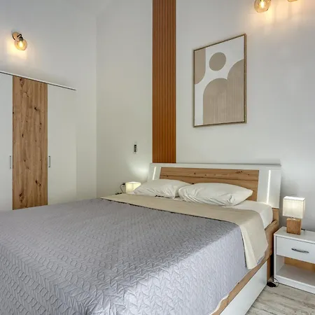 Villa -15 Min - Private Pool - Air Con - Bbq - Kontesici 13 *